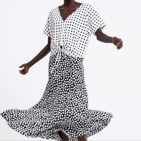 Zara Black & White Polka Dot Tie Front V Neck Top - Picture 3 of 6